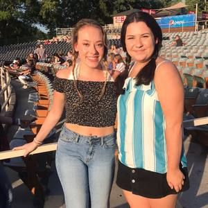 Meet your Posher, Chloe